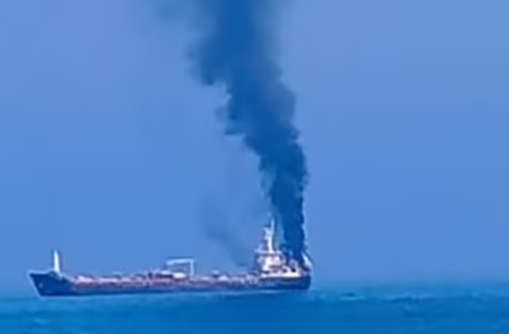 Oman Coast Crisis: 4 दिन में तीसरे जहाज पर अटैक से मचा हड़कंप, भारत ने अमेरिका से मांगा जवाब, दूसरी बार जारी किया समन