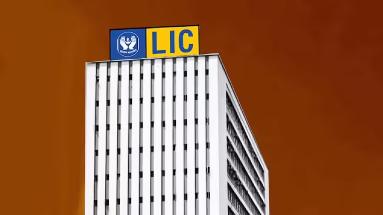 LIC Investment Plan : ₹172 रोज बचाकर बन सकते हैं लाखों के मालिक, मैच्योरिटी पर मिलेगा 28 लाख का फंड