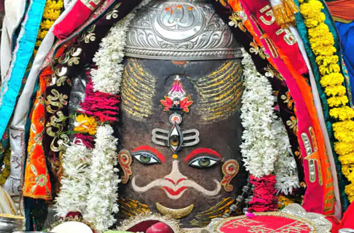 उज्जैन महाकाल मंदिर में भस्म आरती: तड़के परंपरागत विधि-विधान से हुए भगवान महाकाल के दर्शन