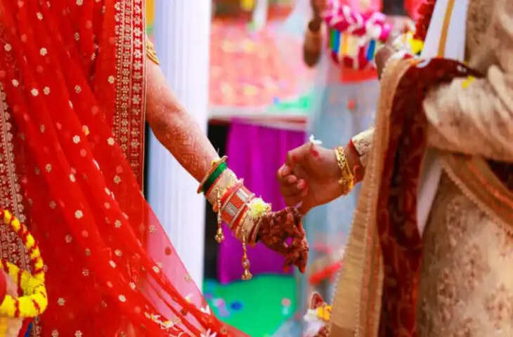  अपनी दुल्हन को उड़न तस्तरी से उड़ा ले गया दूल्हा, आसमान की तरफ टकटकी लगाकर देखते रहे घराती और बाराती