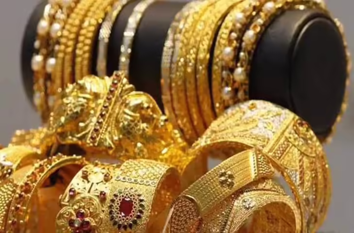 Gold Price Today: सोने में आई नरमी, चांदी के दाम नहीं बदले, जानें आपके शहर में क्या हैं ताजा भाव