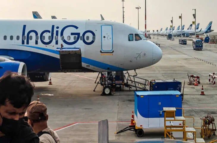 दिल्ली में बड़ा हादसा टला: IndiGo की फ्लाइट की इमरजेंसी लैंडिंग, जाने विशाखापट्टनम के विमान में क्या आई खराबी&nbsp;