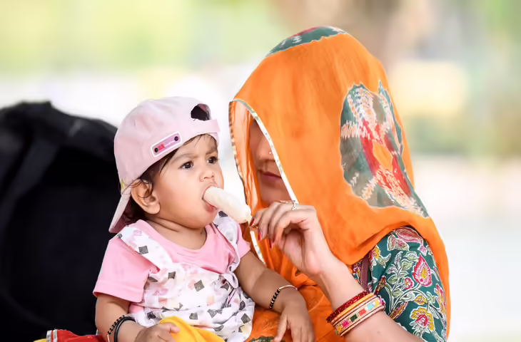 राजस्थान में समय से पहले गर्मी का असर, वीडियो में देंखे तापमान 37 डिग्री तक पहुंचाराजस्थान में समय से पहले गर्मी का असर, वीडियो में देंखे तापमान 37 डिग्री तक पहुंचा