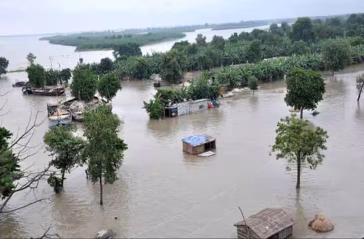 बिहार-UP में बाढ़ से हाहाकार, 50 लाख लोग पानी में घिरे; वीडियो में जाने राजस्थान समेत कई राज्यों में बारिश का अलर्ट