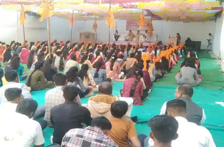 Jodhpur &nbsp;दुर्गावाहिनी बहनों ने लिया दीक्षा बालसर में महिलाओं का त्रिशूल दीक्षा कार्यक्रम, 221 बहनों ने लिया संकल्प