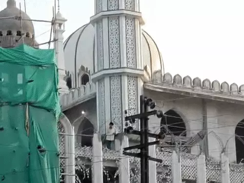 रील बनाकर भीड़ जुटाने का आरोप: 'JCB आ गई, जल्दी मस्जिद पहुंचें' संदेश वायरल, 20 लोगों पर FIR दर्ज