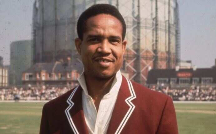 "Gary Sobers---1--11-111" "Gary Sobers---1--11-111111111111111111" "Gary Sobers---1--11-1111111111" 