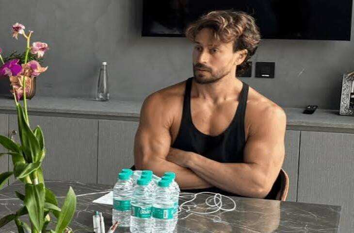 टाइगर श्रॉफ की कार पर फायरिंग मामले में बड़ा अपडेट, &lsquo;सदमे में हूं&rsquo; वाले बयान को प्रवक्ता ने बताया झूठा