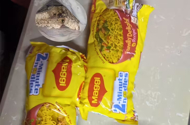 मैगी में कीड़े मिलने की शिकायत पर FSSAI का एक्शन, वीडियो में देंखे नेस्ले को नोटिस जारी