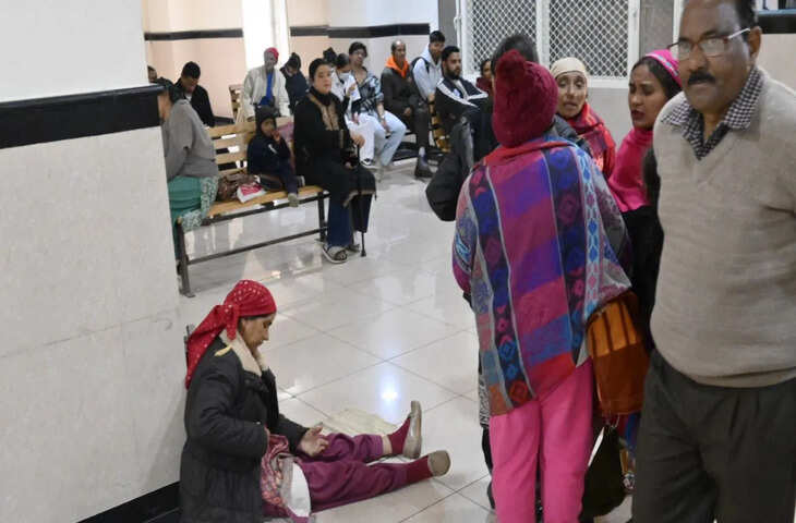 हिमाचल में आईजीएमसी में इकट्ठा हुए रेजिडेंट डॉक्टर, इंटर्न्स और MBBS छात्र, अनिश्चितकालीन हड़ताल से मरीज परेशान