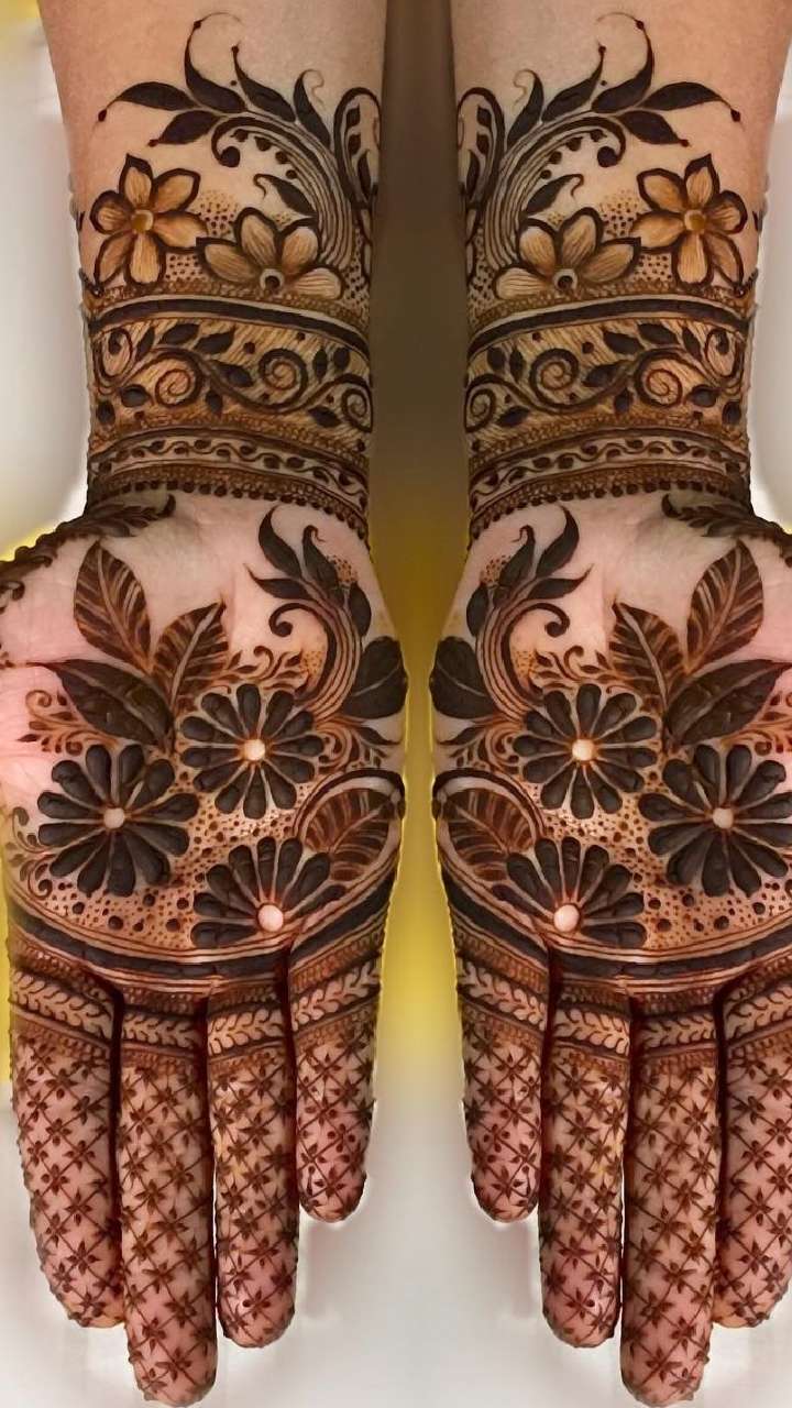 Hartalika Teej 2023 Mehndi Designs: हरतालिका तीज पर मेहंदी रचाकर अपने हाथों  की सुंदरता में लगाएं चार चांद, ट्राई करें ये खूबसूरत और मनमोहक डिजाइन्स ...