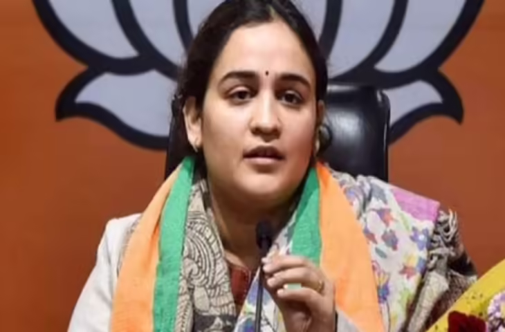 यूपी की राजनीति में हलचल, अखिलेश यादव के भाई प्रतीक यादव ने अपर्णा यादव से तलाक का किया एलान, पोस्ट को लेकर मचा विवाद