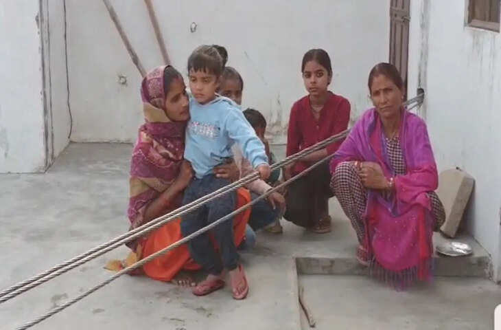 &lsquo;Hello डीएम अंकल&rsquo;&hellip; प्लीज हमारी छत से &lsquo;मौत का तार&rsquo; हटवा दीजिए, संभल में 2 बच्चियों की भावुक अपील