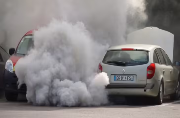वाहन चालकों के लिए अलर्ट! 2027 में बदल जाएंगे प्रदूषण मानक, नई पॉलिसी से वाहन बाजार में आएगा बड़ा बदलाव