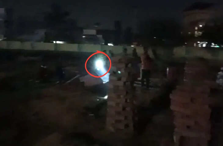 भरतपुर के कब्रिस्तान में अजीब घटना का वीडियो वायरल, बाइक की रोशनी में हुई दफनाई