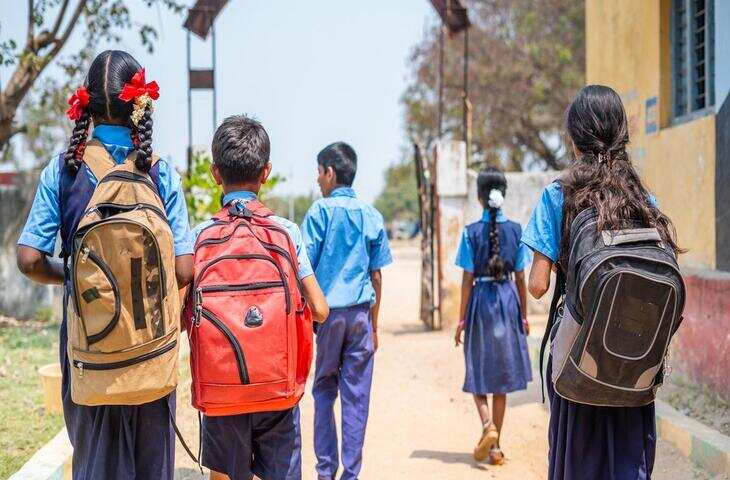 केंद्र ने झारखंड और बिहार से गैर मान्यता प्राप्त स्कूलों के खिलाफ कार्रवाई करने को कहा