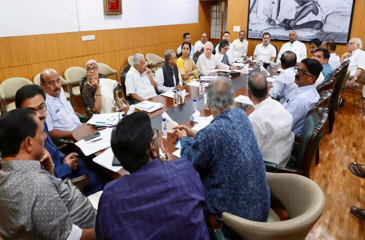 लोकसभा सीट बढ़ाने के प्रस्ताव पर विपक्ष का विरोध, वीडियो में जानें खड़गे ने बुलाई बैठक, परिसीमन के खिलाफ बिल पर आज होगी चर्चा 