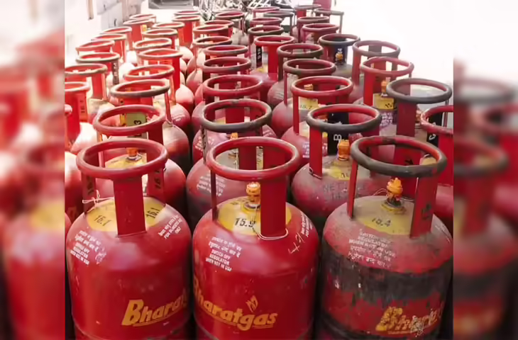LPG उपभोक्ताओं के लिए अलर्ट: क्या कट सकता है कनेक्शन? सरकार ने बताया किन उपभोक्ताओं को है&nbsp;e-KYC की जरुरत&nbsp;
