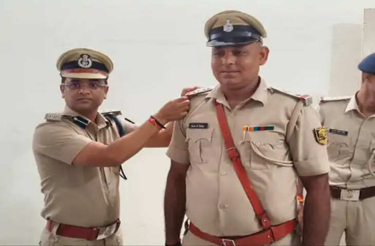 दरभंगा में ASI से SI पद पर पदोन्नत पुलिस अधिकारियों का पीपिंग समारोह, वर्दी पर लगाए गए नए रैंक बैज