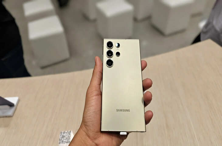 200MP कैमरे वाला Samsung Galaxy S24 Ultra अब सिर्फ़ आधी कीमत में, Amazon पर मिल रहे धमाकेदार डील&nbsp;