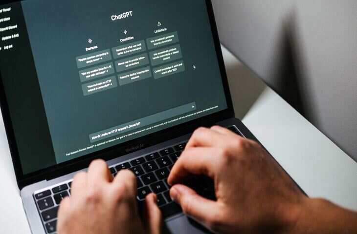 ChatGPT Use Alert: AI से ये 5 सवाल पूछना पड़ सकता है भारी, जानें क्या नहीं करना चाहिए