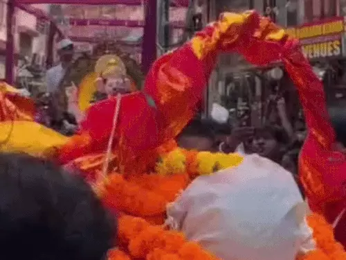 काशी में गणपति बप्पा की भव्य विदाई, शोभायात्रा में दिखा भक्ति और महाराष्ट्र की संस्कृति का रंग