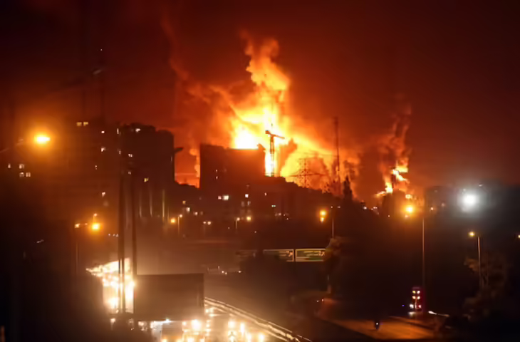 '80 फाइटर जेट्स से बमबारी....' इजरायल के हमलों से काँप उठा ईरान, निशाने पर&nbsp;न्यूक्लियर साइट्स