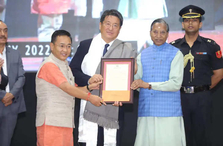 राज्य दिवस के मौके पर, सिक्किम के मुख्यमंत्री ने नेपाल सीमा पर व्यापार गलियारे की घोषणा की !
