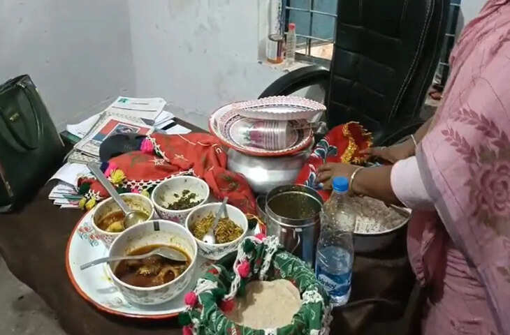 कटिहार में स्कूल से जुड़ा मामला: टीसी के नाम पर छात्रा से दावत कराने का आरोप, ग्रामीणों का हंगामा