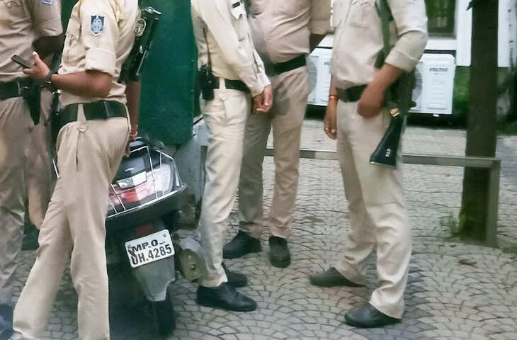 मैहर में चलती बस में महिला से छेड़छाड़ का आरोप, प्रोफेसर के खिलाफ शिकायत दर्ज