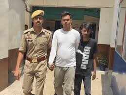 बॉयफ्रेंड से शादी के लिए मेड बनी चोर, जींस में छिपाकर ले गई 60 लाख के गहने; वीडियो में देंखे राजस्थान से गिरफ्तार