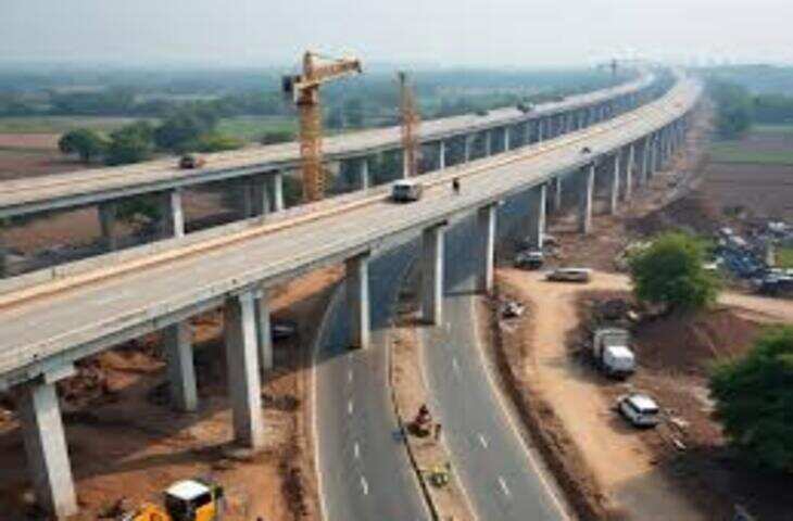 गोरखपुर-लखनऊ हाईवे पर बनने वाले एलिवेटेड फ्लाईओवर को लेकर उद्यमियों की मांगों और सुरक्षा मुद्दों पर महत्वपूर्ण फैसले लिए गए हैं। एनएचएआई ने घोषणा की है कि फ्लाईओवर के दोनों ओर सर्विस लेन बनाई जाएंगी, जिससे हाईवे के पास स्थित उद्योगों और स्थानीय व्यापारियों के आवागमन में सुविधा होगी।  कट बनाने से एनएचएआई ने किया इंकार  उद्यमियों ने फ्लाईओवर के पास कट (यू-टर्न) बनाने की मांग की थी, ताकि उनके औद्योगिक परिसर और दुकानों तक आसान पहुंच सुनिश्चित हो सके। लेकिन एनएचएआई ने सुरक्षा कारणों से इस प्रस्ताव को अस्वीकार कर दिया। अधिकारियों का कहना है कि कट बनाने से हाईवे पर ट्रैफिक का दबाव बढ़ सकता है और दुर्घटनाओं का खतरा बढ़ जाएगा।  गीडा में सीईटीपी को मिली मंजूरी  बैठक में गोरखपुर इंडस्ट्रियल डेवलपमेंट अथॉरिटी (गीडा) में कॉमन एफ्लुएंट ट्रीटमेंट प्लांट (CETP) स्थापित करने को भी मंजूरी दी गई। यह प्लांट उद्योगों से निकलने वाले अपशिष्ट जल को शुद्ध करने के लिए लगाया जाएगा। खास बात यह है कि इस प्लांट की स्थापना का खर्च उद्यमियों पर नहीं डाला जाएगा। इससे उद्योगों को पर्यावरण मानकों का पालन करने में मदद मिलेगी और गोरखपुर के औद्योगिक क्षेत्र को ग्रीन इंडस्ट्री का दर्जा मिलेगा।  कमिश्नर ने दिए निर्देश  क्षेत्रीय कमिश्नर ने अधिकारियों को विद्युत तारों को अंडरग्राउंड करने के निर्देश दिए ताकि सुरक्षा और सौंदर्यीकरण दोनों सुनिश्चित हो सके। इसके अलावा उन्होंने उद्यमियों की लंबित समस्याओं का समाधान प्राथमिकता से करने और औद्योगिक विकास को गति देने के लिए कदम उठाने का आदेश दिया।  पूर्णता प्रमाणपत्र और अन्य मुद्दे  बैठक में गीडा से जुड़े अन्य मुद्दों पर भी चर्चा हुई। कई उद्यमियों ने निर्माण कार्य पूरा होने के बावजूद पूर्णता प्रमाणपत्र (Completion Certificate) न मिलने की समस्या उठाई। अधिकारियों ने आश्वासन दिया कि प्रक्रिया को सरल बनाकर जल्द समाधान किया जाएगा। इसके अलावा पानी, सड़क और बिजली जैसी आधारभूत समस्याओं को दूर करने पर भी सहमति बनी।  उद्यमियों को मिली राहत  सर्विस लेन, सीईटीपी की मंजूरी और अंडरग्राउंड तारों जैसी सुविधाओं से उद्योगों और व्यापारियों को राहत मिलेगी। अधिकारियों का कहना है कि इन कदमों से न केवल हाईवे और उद्योग क्षेत्र का विकास सुनिश्चित होगा बल्कि निवेशकों और उद्यमियों का विश्वास भी बढ़ेगा।