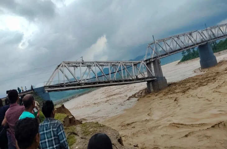 'ब्रिज ढहा, ट्रेनें बंद और 45 हजार लोग बेघर&hellip;' असं में हर साल क्यों तांडव मचाती है बारिश ?&nbsp;समझें बाढ़ की 5 मुख्य वजहें