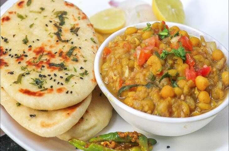 छोले कुल्चे बेचकर हर महीने ₹2.5 लाख की कमाई, वायरल वीडियो देख लोगों ने कहा - 'नौकरी गई तेल लेने...'&nbsp;
