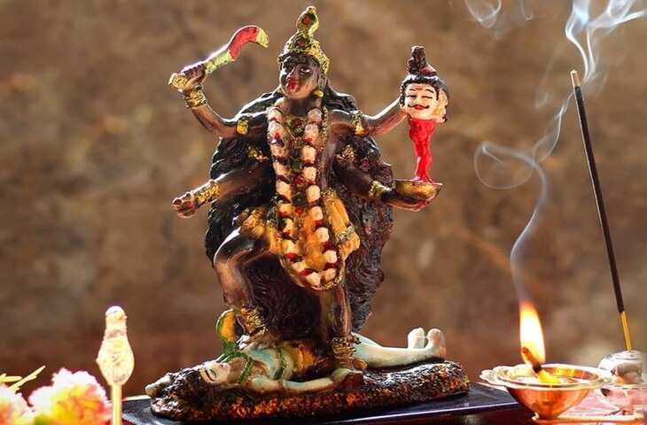 सात समंदर पार फ्रांस में लोग कर रहे मां काली की पूजा, वीडियो में जाने चौकाने वाला कारण&nbsp;