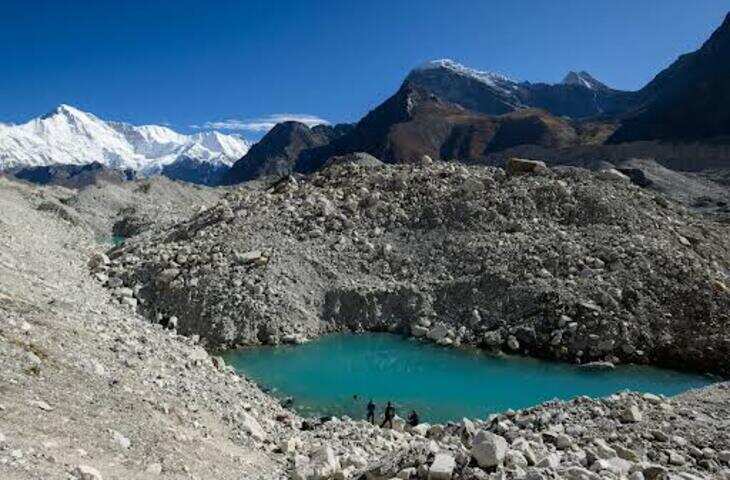 ग्लेशियरों पर दोहरा खतरा, वीडियो में जाने बढ़ते तापमान के साथ कालिख और धूल भी बढ़ा रहे बर्फ पिघलने की रफ्तार