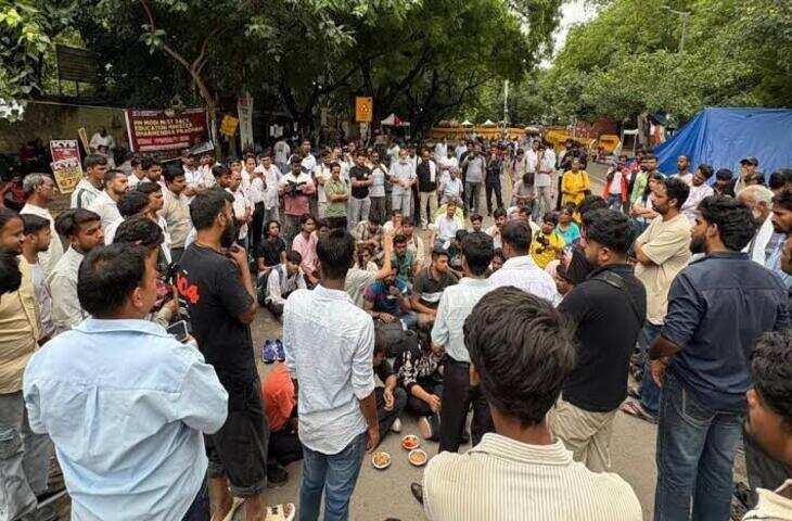 जंतर-मंतर प्रदर्शन के बाद दिल्ली पुलिस सख्त, वीडियो में जाने PM मोदी पर आपत्तिजनक पोस्ट हटाने के लिए सोशल मीडिया प्लेटफॉर्म्स को भेजे जा सकते हैं नोटिस