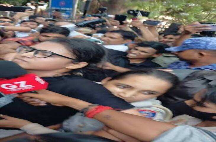 Viral Video: ज्ञानेश कुमार के खिलाफ जंतर-मंतर पर जुटने का दावा, प्रदर्शन का वीडियो वायरल