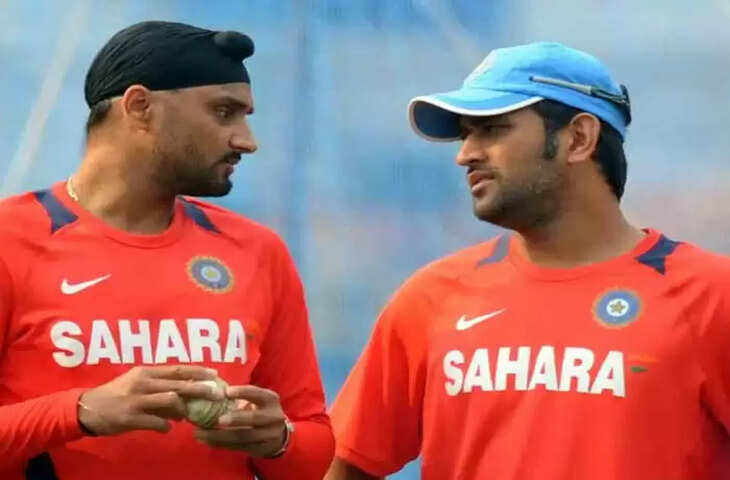 MS Dhoni Harbhajan Singh