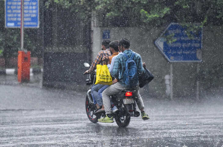 दिल्ली-NCR में मौसम ने ली करवट, मॉनसून की एंट्री तय, घने बादलों के बीच बारिश का बड़ा अपडेट