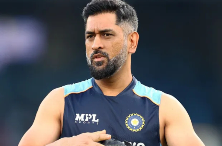 IPL 2026 से पहले कैप्टन कूल को बड़ा झटका! कोर्ट ने लगाया लाखों का जुर्माना, जाने किस मामले में फंसे धोनी ?