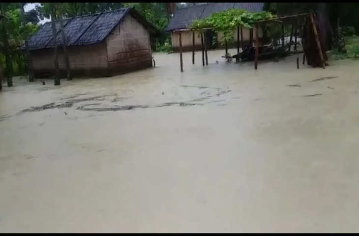 Assam में बाढ़ की स्थिति बिगड़ी, Arunachal में भूस्खलन !