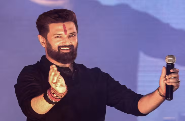 चिराग पासवान से लड़की ने पूछा- CM बन गए तो क्या करेंगे? बोले- उससे बड़ी पदवी तो 'चिराग भैया' बना दिया
