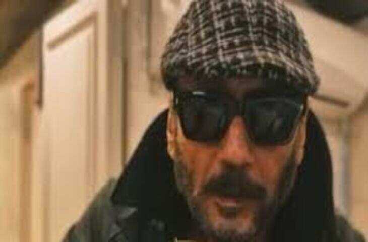 चिमनी से निकला पेड़, जैकी श्रॉफ वीडियो शेयर कर बोले- झाड़ लगा मगर सोच समझ के