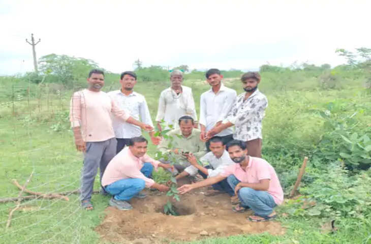 ओम गौशाला में &lsquo;एक पेड़, एक जिंदगी&rsquo; अभियान के तहत हुआ पौधारोपण, पर्यावरण संरक्षण का दिया संदेश