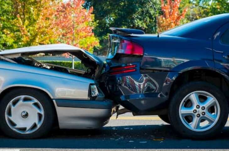 Rear End Car Accident Rules: पीछे से टक्कर होने पर किसे माना जाता है दोषी और कौन देगा ज्यादा हर्जाना ? जानें पूरा ट्रैफिक कानून