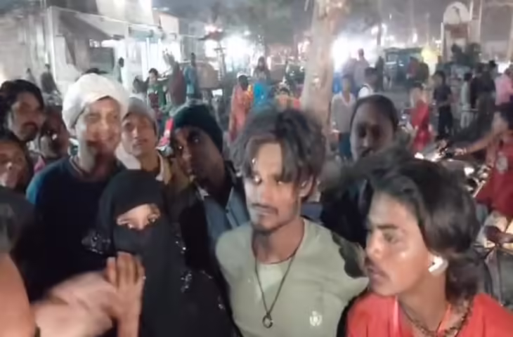 ई-रिक्शा चोरी की कोशिश, युवक को लोगों ने धर दबोचा