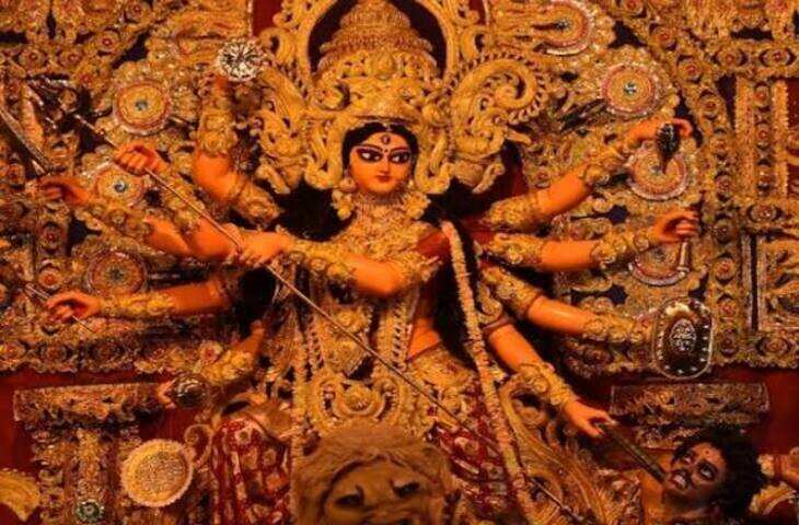Navratri Vrat Katha: नवरात्रि व्रत कथा पढ़ने से जुड़ी है खास धार्मिक मान्यता, जानें मां भगवती की पावन कहानी