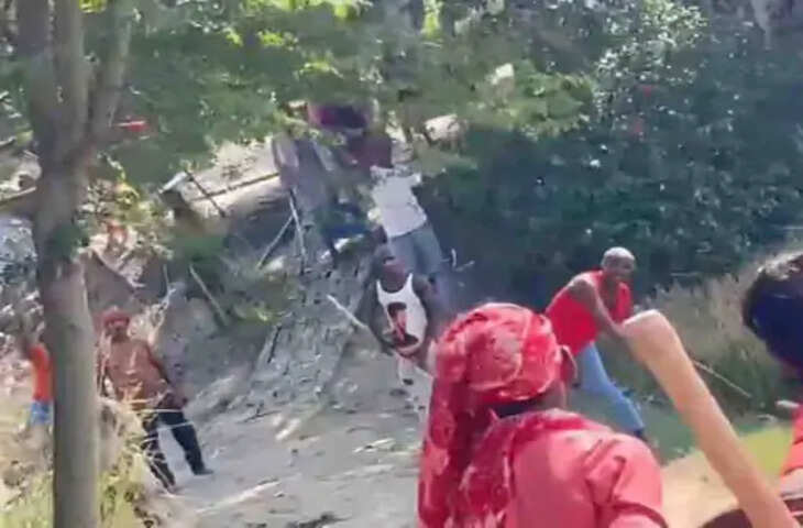 मोतिहारी के सुगौली में आपसी रंजिश को लेकर दो पाटीदार परिवारों में जमकर मारपीट