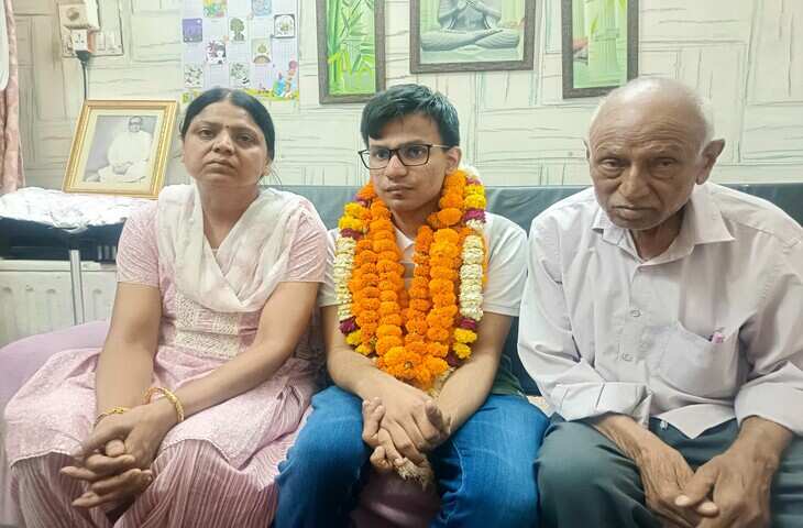 नेत्रहीनता को नहीं बनने दिया कमजोरी! UPSC में 91वीं रैंक हासिल कर जयपुर के मनु ने लिखी जज़्बे की नई कहानी